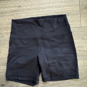 Lululemon wunder train shorts 6’